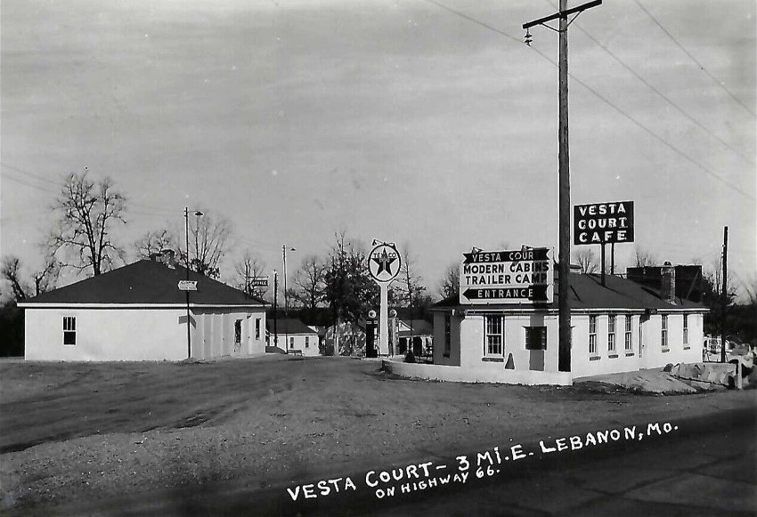 Vesta Court in Lebanon, MO, Postcard