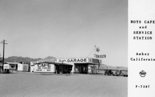Roy's on Route 66 in Amboy RPPC