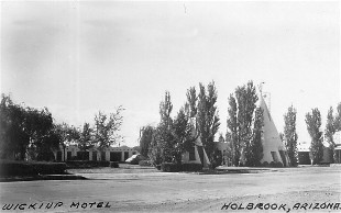 Wickiup Motel in Holbrook RPPC