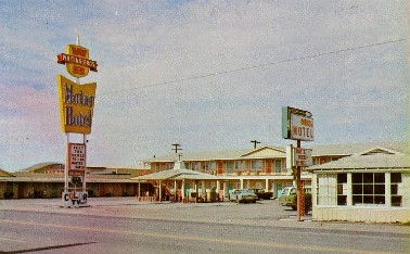 Whiting Brothers 
Motel in Holbrook